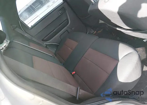 2008 Ford Escape Xlt z USA, uszkodzony, nr VIN 1FMCU93158KB75818